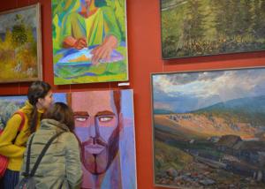 В Уфимской художественной галерее проходит Республиканская выставка-конкурс художественных произведений «Рождение Республики»