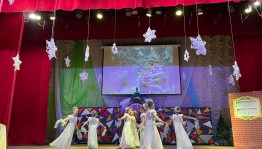 Новогодний утренник для детей «Новый год стучится в дверь»
