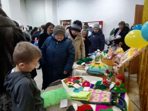 Выставка рукоделия «Умелые руки наших мам и бабушек»