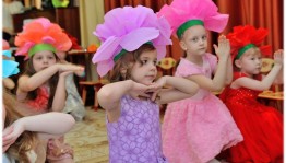 Развлекательная программа «Парад шляп»