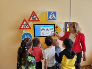 Конкурсно – игровая программа по ПДД «Правила дорожного движения, достойны уважения»