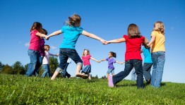 Конкурсно–игровая программа «Весёлые краски детства»