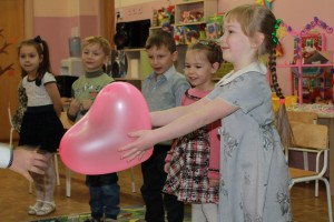 Игровая программа «Передай добро по кругу»