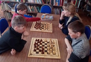 Соревнование по шашкам и шахматам