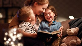 Выставка-обзор «С мамой по книжной Вселенной»