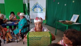 Праздничная программа «Чтобы сердце и душа были молоды всегда»