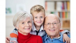 Фотовыставка «Хорошо жить рядышком с бабушкой и дедушкой»