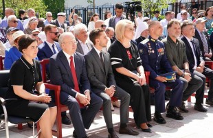 Яҙыусылар союзы төҙөкләндерелгән йортҡа ҡайтты