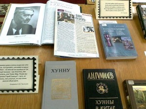 Книжная выставка «Поэт с историей»