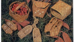 Изготовлению поделок из лыка