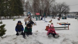 Веселые игрища на улице для детей.