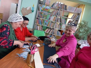 Клуб женского общения «Поговорим по душам»– час общения «Вместе веселее»