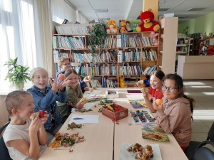 Новогодняя мульт открытка «Зарядись праздником»