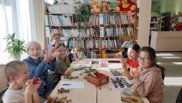 Новогодняя мульт открытка «Зарядись праздником»