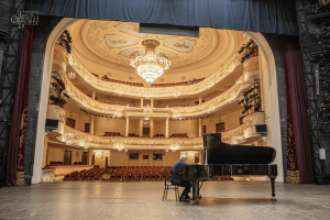 Башҡорт дәүләт опера һәм балет театры Steinway&Sons роялен презентациялай