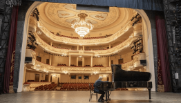 Башҡорт дәүләт опера һәм балет театры Steinway&Sons роялен презентациялай