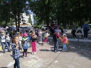 Праздничная программа «Пусть детство вечное смеется»