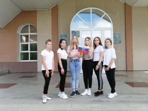 Информационный час «Под флагом единым»