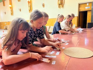 Игровая программа «Счастливый час»