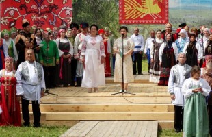Студенты Октябрьского музыкального колледжа успешно выступили на Межрегиональном празднике русской песни и частушки