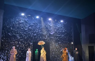 В Национальном молодежном театре прошла премьера спектакля «Легенда о любви»