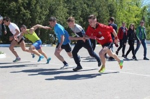 Эстафета « К здоровью наперегонки»