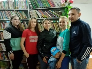 Музыкальная играУгадай мелодию»