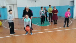 Спортивная эстафета: «Ну-ка, догони!»