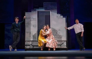 Уфимский татарский театр «Нур» представил премьеру спектакля «Весна моей зимы»