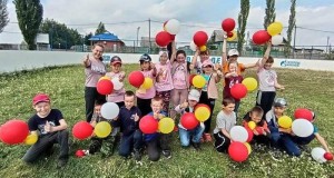 Спортивно-игровая программа « День физкультурника »