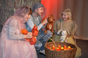 Башкирский государственный театр кукол представил премьеру для самых маленьких зрителей «О чём поёт осень?».