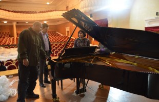 В Башгосфилармонию им.Х.Ахметова привезли новый рояль Steinway & Sons