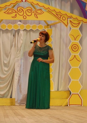 В Краснокамском районе провели театрализованный праздник «Медовый разгуляй»