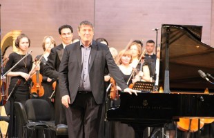 Национальный симфонический оркестр республики торжественно открыл Международный музыкальный фестиваль