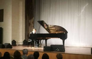 В Уфе российский пианист Николай Луганский презентовал рояль «Steinway»