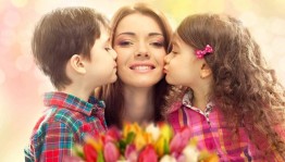 Развлекательная программа «О той, кто жизнь дарует и тепло»