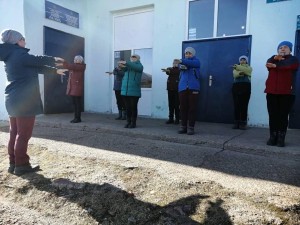 Зарядка на свежем воздухе «Здоровье в порядке–спасибо зарядке»