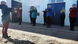 Зарядка на свежем воздухе «Здоровье в порядке–спасибо зарядке»