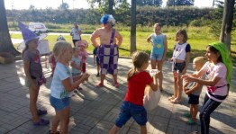 Игровая программа для детей «Вместе весело шагать»