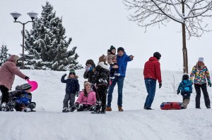 Игровая программа«Раз, на горке...»