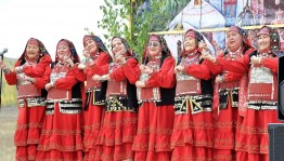 Фольклорный час «Красота национальных костюмов»