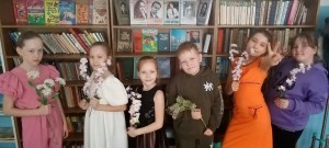 Литературный час «Все на земле от материнских рук»