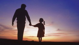 «Я люблю папочку»