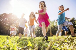 Игровая программа «Вместе весело шагать!»