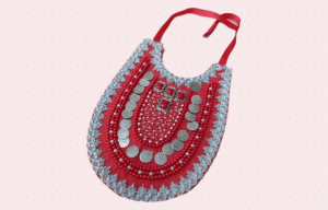 Мастер-класс по изготовлению украшений для женщин. Стилизованные нагрудники.