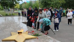 Торжественное возложение цветов