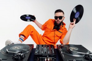 «Супер диджей»