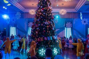 Праздничный вечер «Новый год отметим вместе-танцем, юмором и песней».