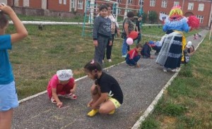 Конкурс рисунков на асфальте «Солнечные зайчики»