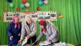 Праздничная программа«Нет возраста для тех,кто сердцем молод...»